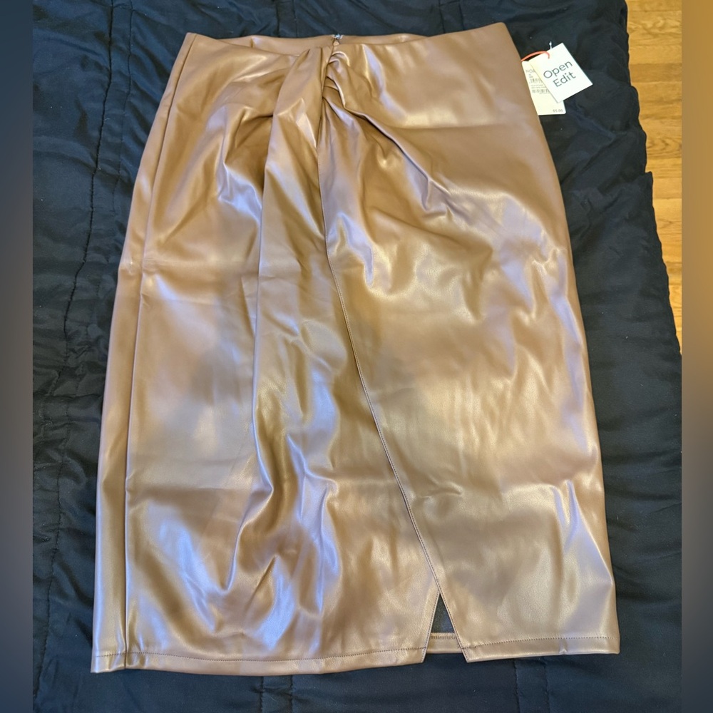 NWT Elegant Brown Faux Leather Skirt